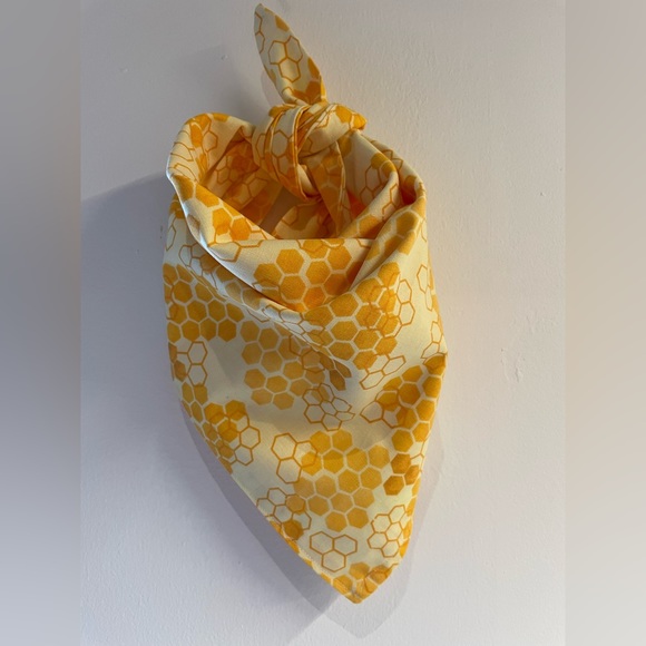 HANDMADE DOG BANDANA - Picture 1 of 3